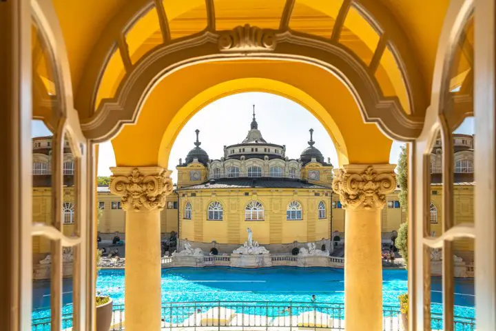 image de la reine des sources thermales a Budapest